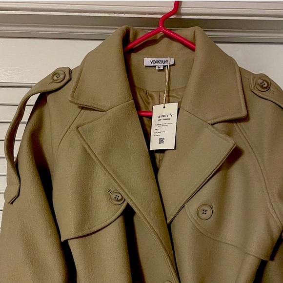 Oversized double-breasted beige tan long coat with belt - Picture 4 of 7